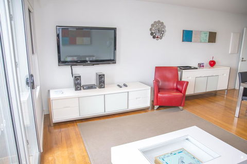5 Knots Metung - Accommodation Whitsundays 1