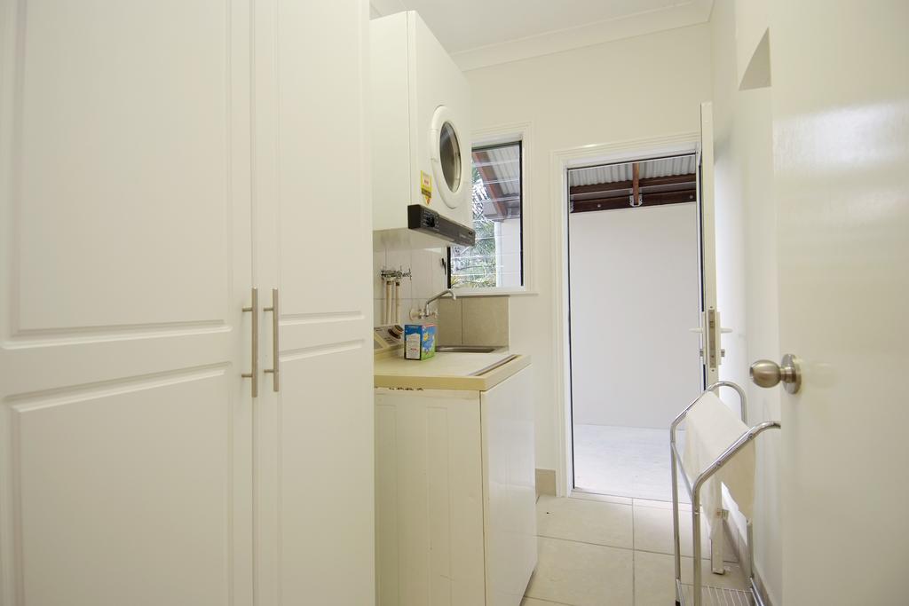 Holloways Beach QLD Accommodation Whitsundays
