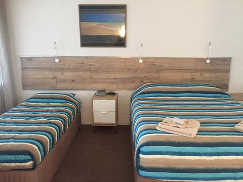 A & A Motel - Accommodation Whitsundays 3