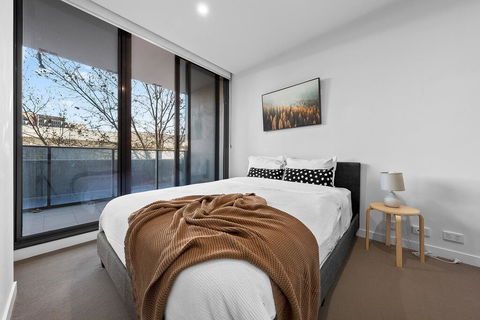 A Bright & Airy CBD Apt Next To Southern Cross - Accommodation Whitsundays 1