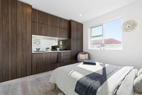 A Bright & Comfy Beach Studio, 5min Walk To Bondi Beach - Accommodation Whitsundays 1