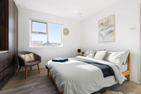A Bright & Comfy Beach Studio, 5min Walk To Bondi Beach - Accommodation Whitsundays 0