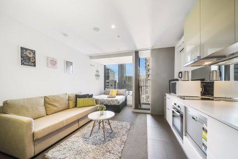 A Charming Studio With Stunning City Views - Accommodation Whitsundays 0