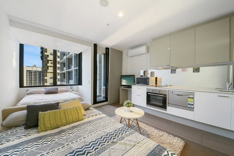 A Charming Studio With Stunning City Views - Accommodation Whitsundays 2