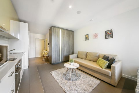 A Charming Studio With Stunning City Views - Accommodation Whitsundays 1