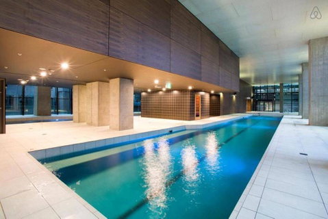 A Charming Studio With Stunning City Views - Accommodation Whitsundays 3