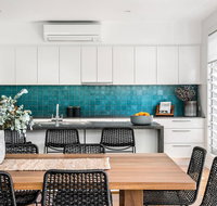 A PERFECT STAY - Shore Beats Work