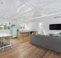 A PERFECT STAY - Sunset Beach - Summer Breeze - Accommodation Whitsundays