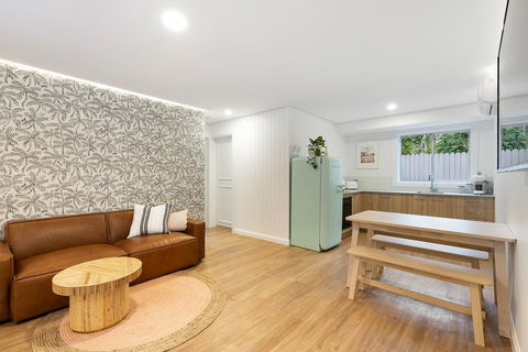 A PERFECT STAY - Sunset Beach - Surfside - Accommodation Whitsundays 0