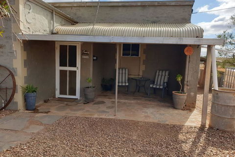 A Real Bush Retreat. Kangas, Emus & Starry Skies. - Accommodation Whitsundays 2