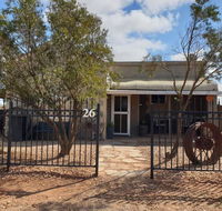 A real bush retreat. Kangas Emus  Starry Skies. - Accommodation Whitsundays