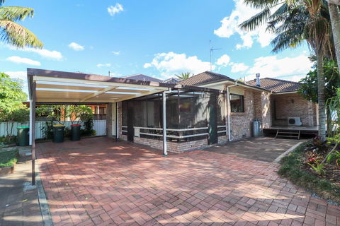 A Reflection On The Lake - Accommodation Whitsundays 1