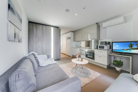 A Stylish & Cozy Studio Next To Southern Cross - Accommodation Whitsundays 1