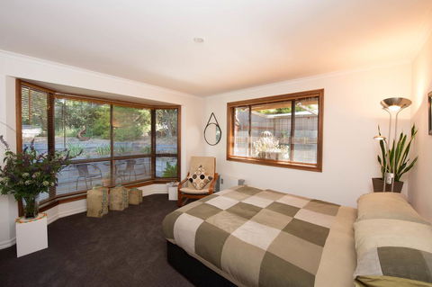 A Suite Spot In The Hills - Accommodation Whitsundays 0