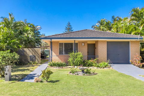 A SWEET ESCAPE - Carefree Beach Home - Accommodation Whitsundays 0