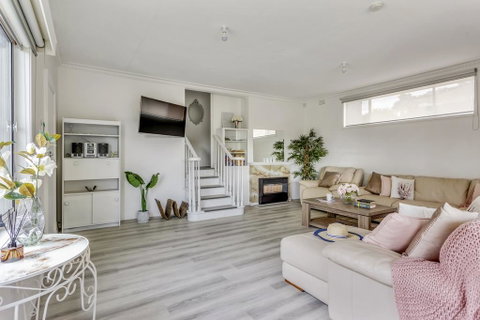 A Wave From It All - Accommodation Whitsundays 2