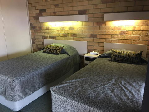 Abacus Motel - Accommodation Whitsundays 1