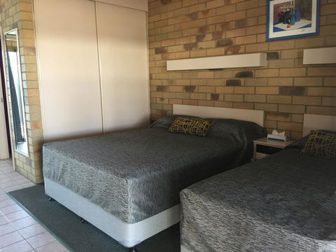 Abacus Motel - Accommodation Whitsundays 2