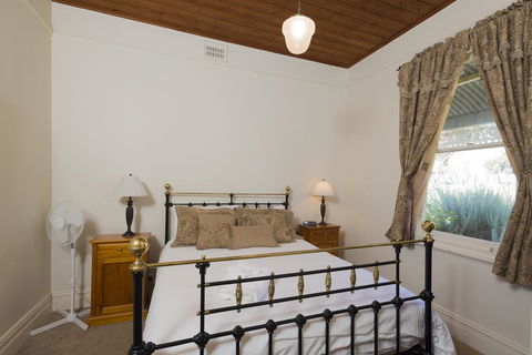 Abaleen House - Accommodation Whitsundays 1