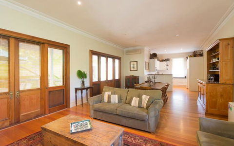 Abaleen House - Accommodation Whitsundays 3