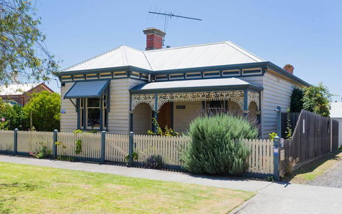 Abaleen House - Accommodation Whitsundays 0