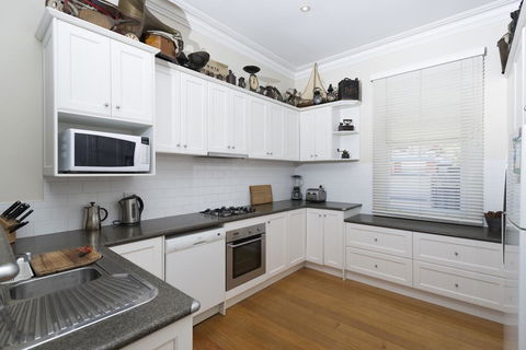 Abaleen House - Accommodation Whitsundays 2