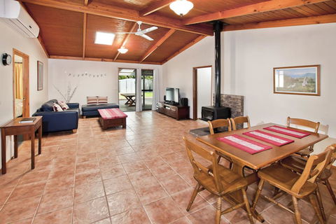 Abbey Beach Shack - Accommodation Whitsundays 1