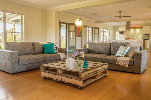 Abingdon House - Accommodation Whitsundays 1