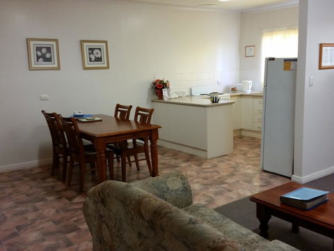 About Town Cottages - Accommodation Whitsundays 2