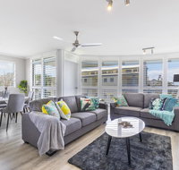 Absolute beachfront penthouse Castaways Beach - Accommodation Whitsundays