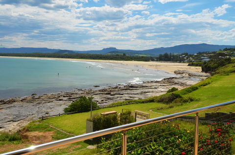 Absolute Waterfront - Accommodation Whitsundays 1