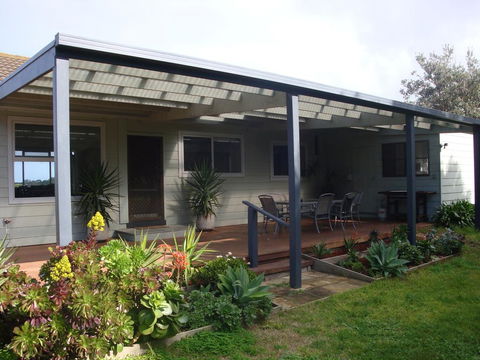 Absolute Waterfront - Accommodation Whitsundays 0