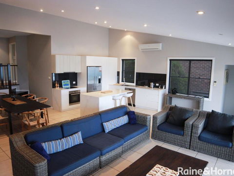 Absolutely Avoca - 114a Avoca Drive, Avoca Beach - Accommodation Whitsundays 2