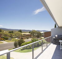 Acacia 2 - Luxurious Holiday Townhouse - Accommodation Whitsundays