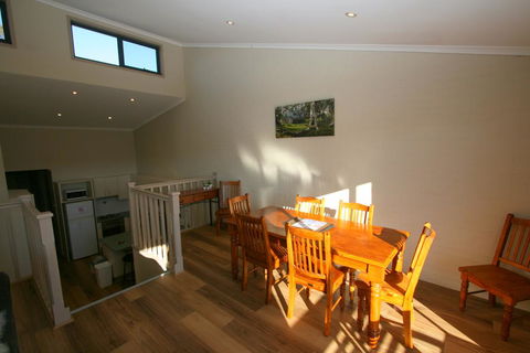 Acacia 5/2 Kirwan Close - Accommodation Whitsundays 1