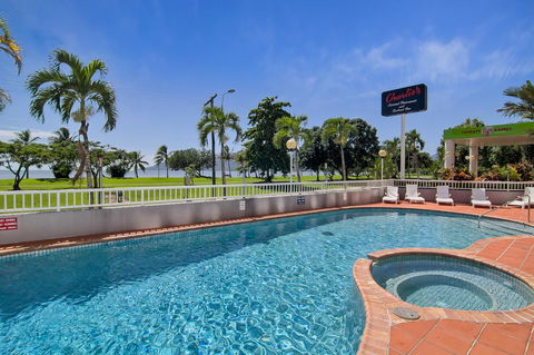 Acacia Court Hotel - Accommodation Whitsundays 1