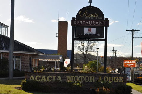 Acacia Motor Lodge - Accommodation Whitsundays 0