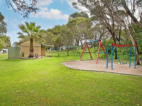 Acclaim Pine Grove Holiday Park - Accommodation Whitsundays 3