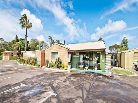 Acclaim Pine Grove Holiday Park - Accommodation Whitsundays 2