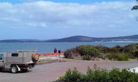 Acclaim Rose Gardens Beachside Holiday Park - Accommodation Whitsundays 2