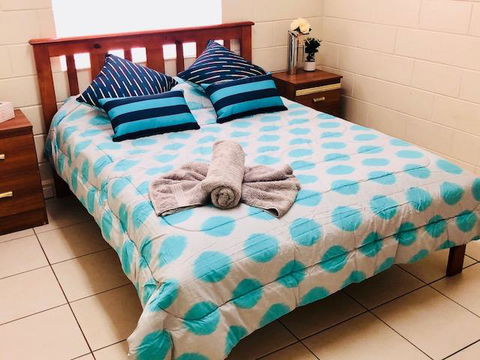 Accommodation @ Isa - Accommodation Whitsundays 0