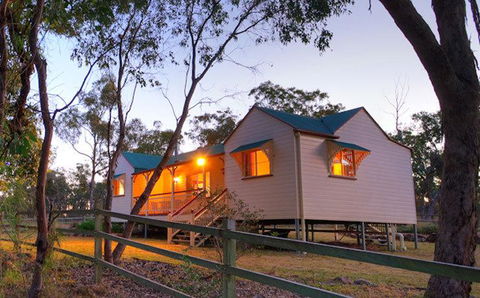 Accommodation Creek Cottages & Sundown View Suites - Accommodation Whitsundays 0