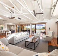 Acqua Vista - water view fireplace walk to beach - Accommodation Whitsundays