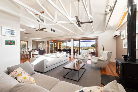 Acqua Vista - Water View, Fireplace, Walk To Beach - Accommodation Whitsundays 0