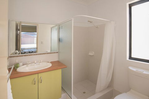 Acrosstheway - Accommodation Whitsundays 3