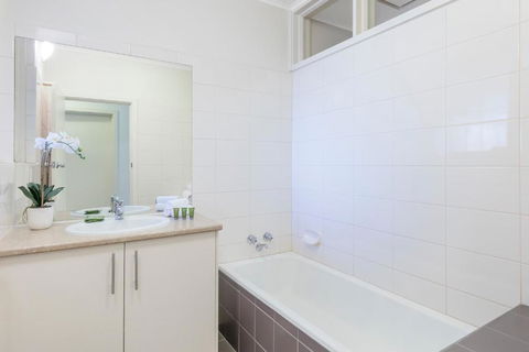 Dorset Gardens Hotel - Accommodation Whitsundays 1