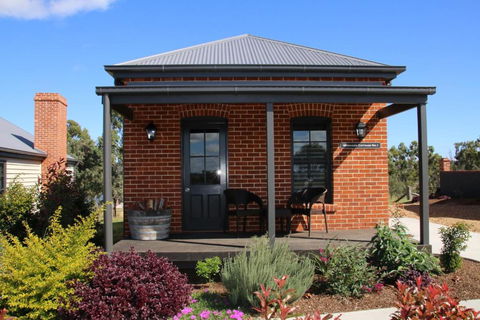 Dusty Hill Vineyard - Moffatdale - Accommodation Whitsundays 1