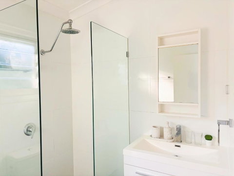 Elegant Villa Near Shopping Mall - Accommodation Whitsundays 2