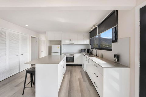 Expansive River-View Oasis - Accommodation Whitsundays 2