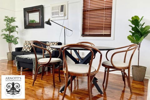 Fieldsend Cottage - Accommodation Whitsundays 0